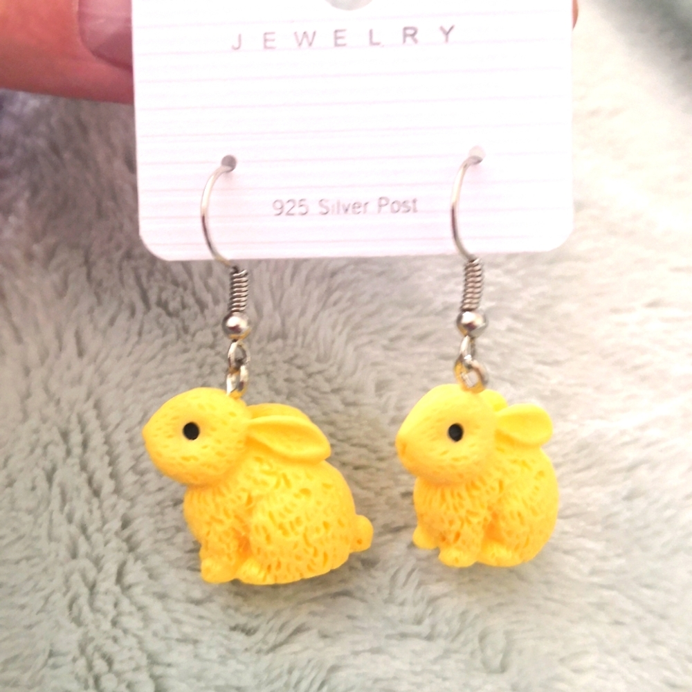 New 💕 Earrings  Yellow bunny 💛 🐰